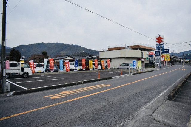 ひなた整体院（岩国市玖珂町）の外観と駐車場の案内